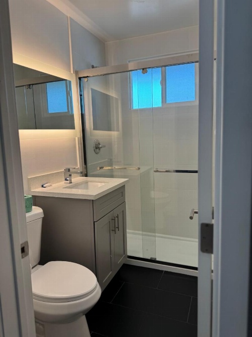 Holiday Lodge image 8