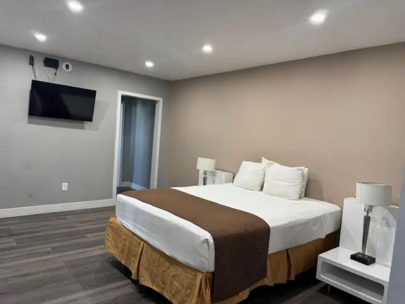 Deluxe Single Room
